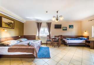 Отели типа «постель и завтрак» URychertow Kiełpino Трехместный номер с ванной комнатой-2